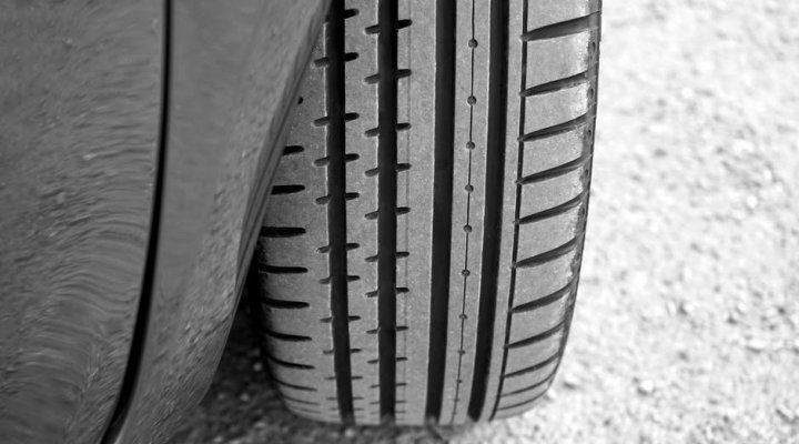 Contrôle continu des pneus, les conseils d'entretien automobile de OPEL à Samoreau