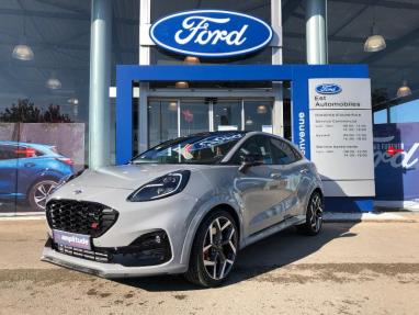 Voir le détail de l'offre de cette FORD Puma 1.5 EcoBoost 200ch ST de 2021 en vente à partir de 355.84 € / mois