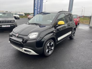 Voir le détail de l'offre de cette FIAT Panda Classic 1.0 70ch BSG S&S Pandina de 2024 en vente à partir de 16 999 € 