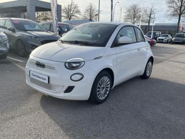 Voir le détail de l'offre de cette FIAT 500 e 95ch Action de 2021 en vente à partir de 114.7 €  / mois